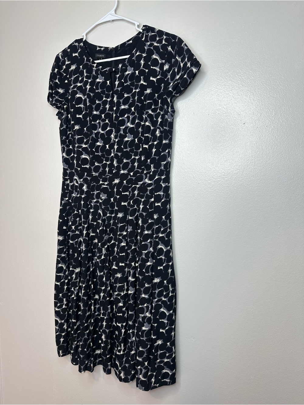 Talbots Women's A-Line Fit &Flare Dot Pebble Print Dress Black Gray 8 office vtg - Picture 2 of 7